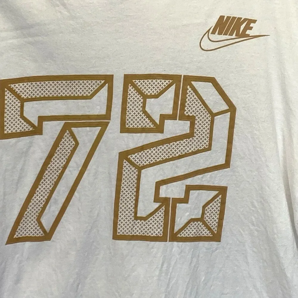Nike Men's Large The Nike Tee Athletic Cut 72 Graphic White Long Sleeve FLAW